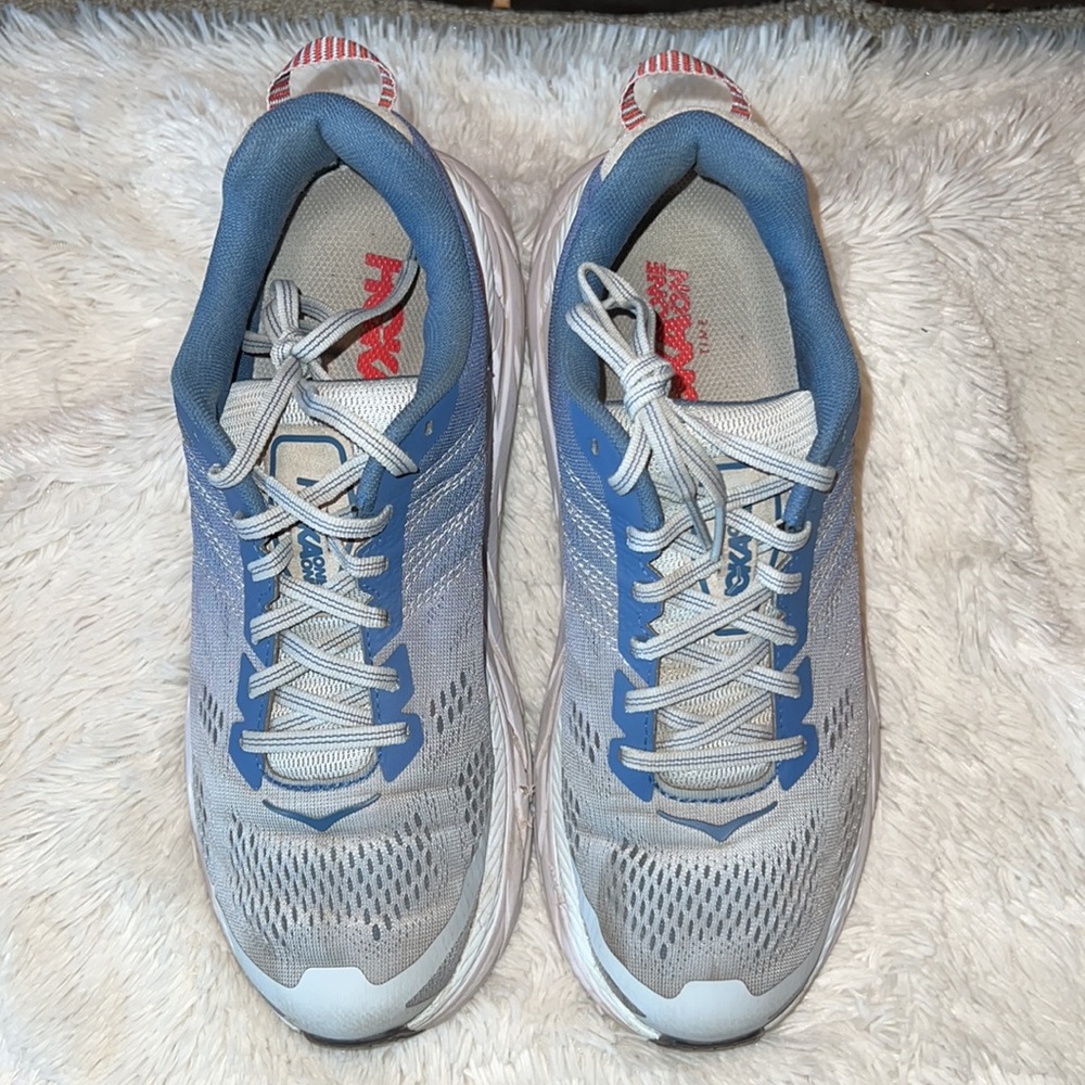 HOKA ONE ONE CLIFTON 6